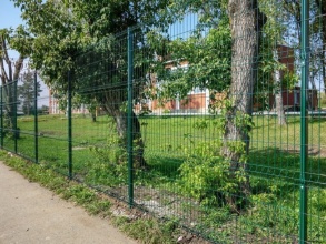 3D заборы для школы 90 метров фото в Новосиньково